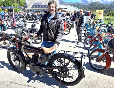 Najstarejši motor je vozil na paradni vožnji Simon Ribnikar_star je bil 103 leta